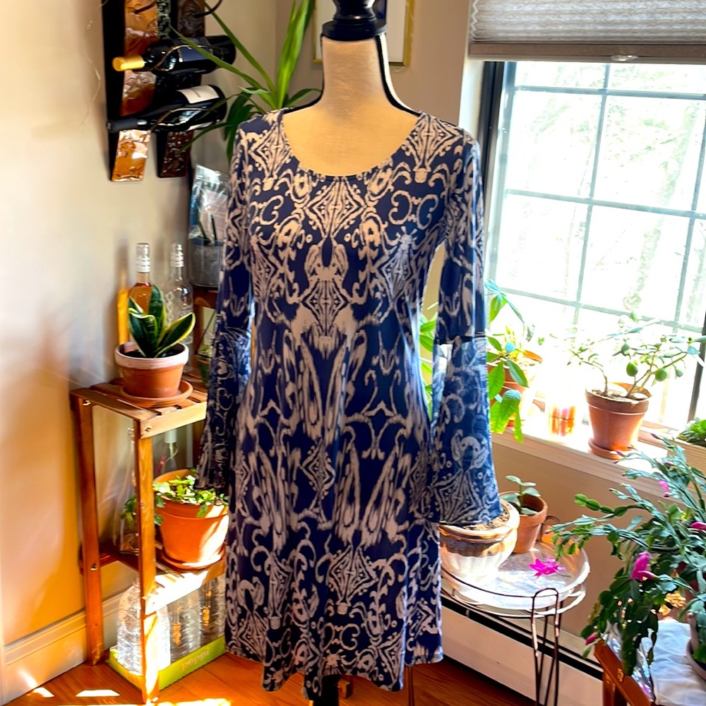 MSK. Stylish dress with bell sleeves